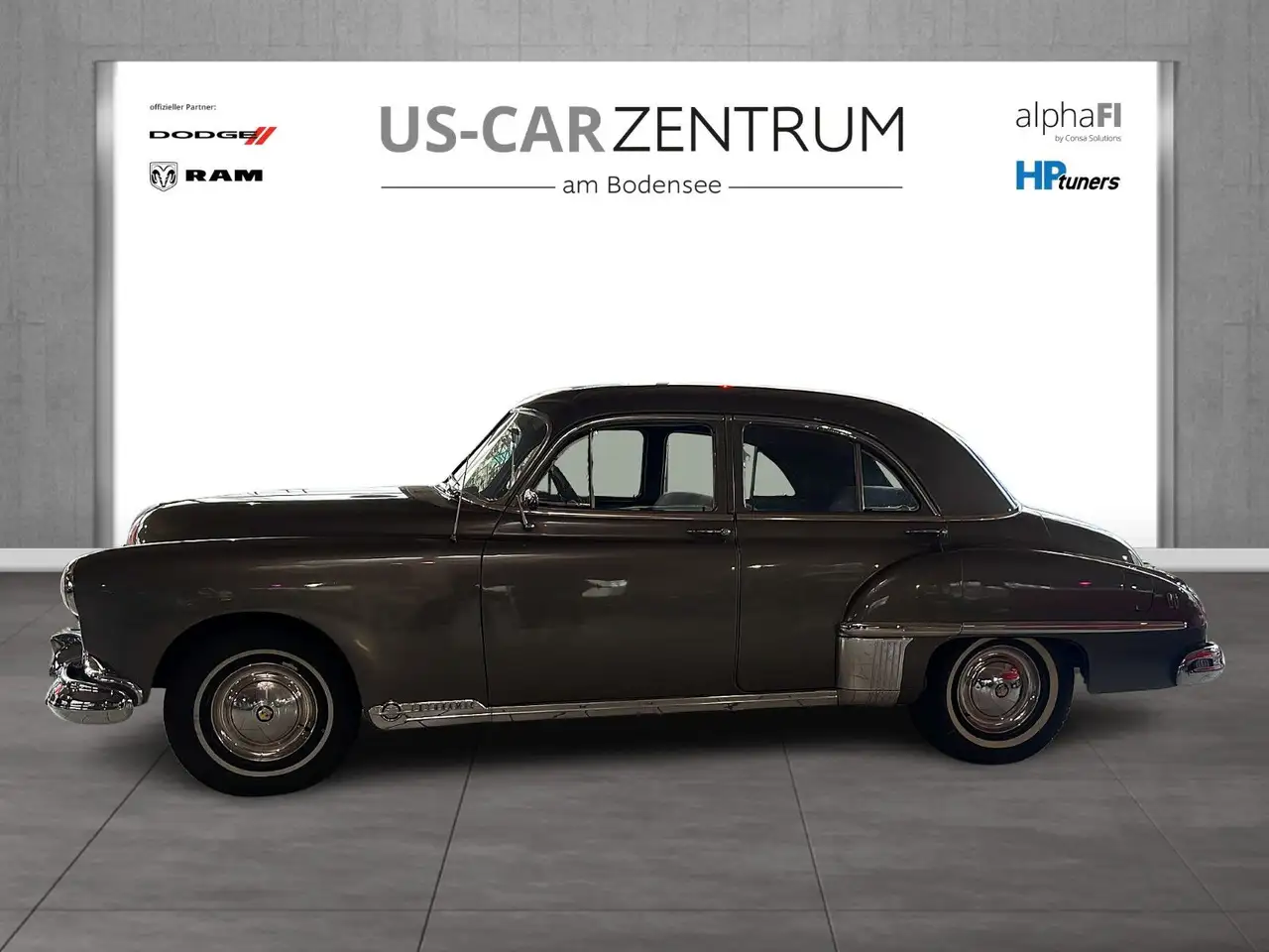 Oldsmobile Eighty-Eight 88 4-Door 303cui Rocket, foto 2