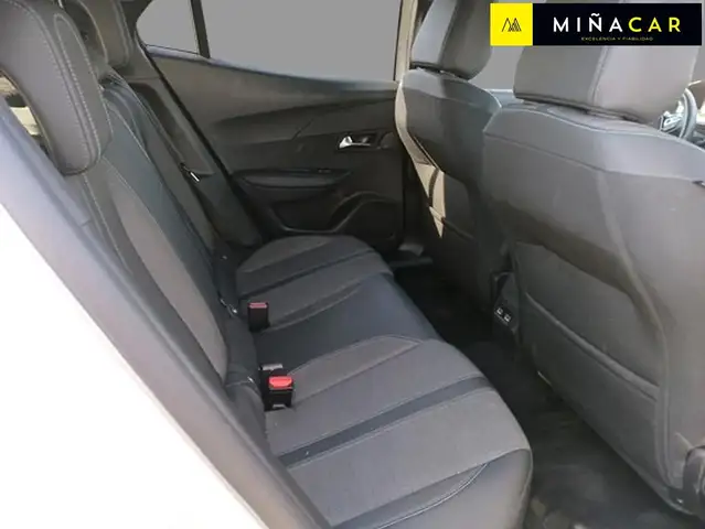 Peugeot 2008 view 4