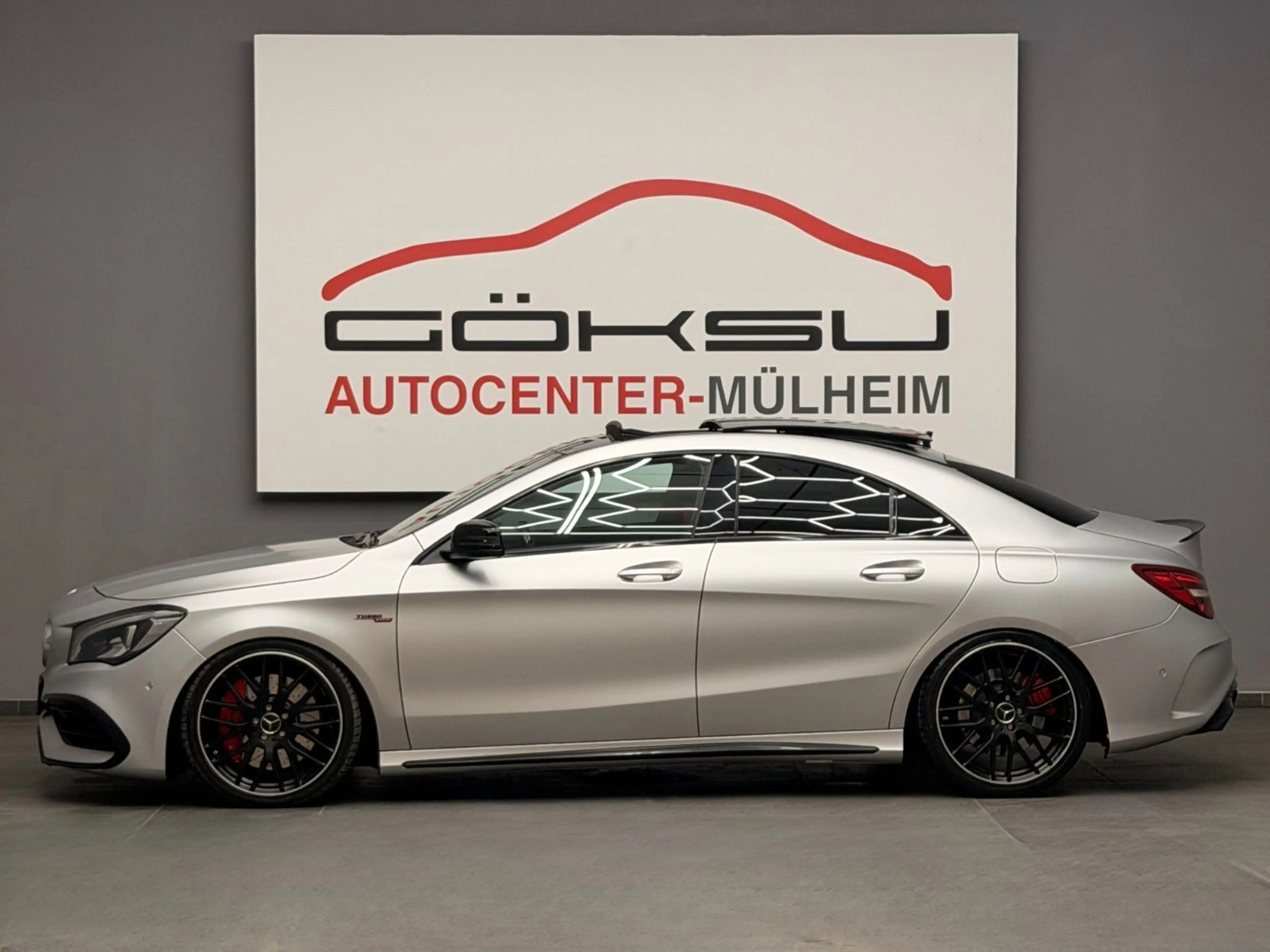 Mercedes-Benz CLA 45 AMG 4M *Pano*Night*Kamera*H&K*Perf.Sitze* — photo 4