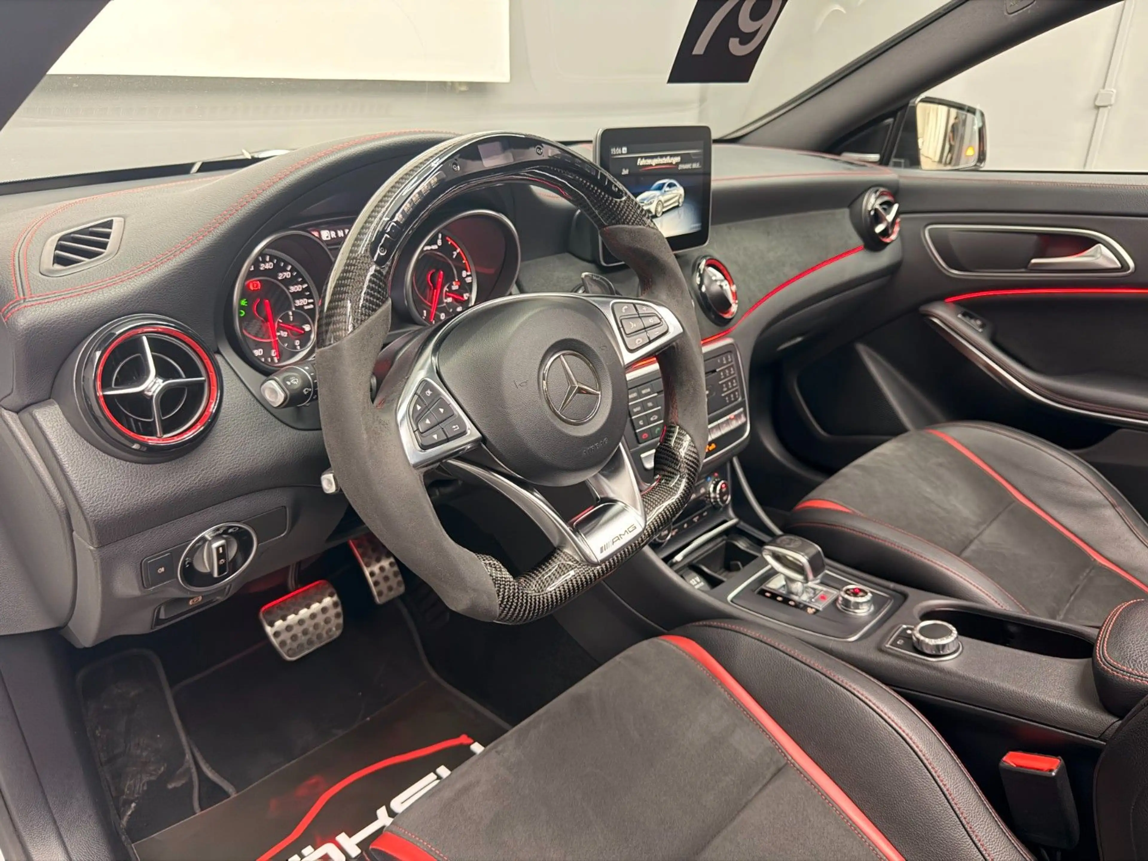 Mercedes-Benz CLA 45 AMG 4M *Pano*Night*Kamera*H&K*Perf.Sitze* — photo 8