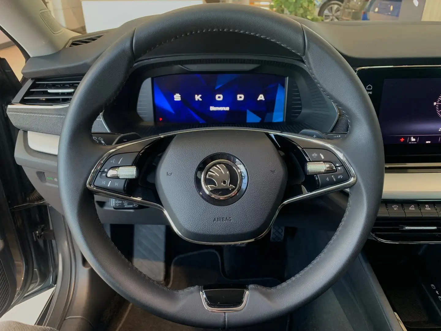 Skoda Octavia Style TDI DSG Gris - 2