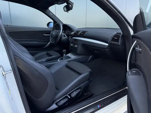 BMW 1 Series view 17