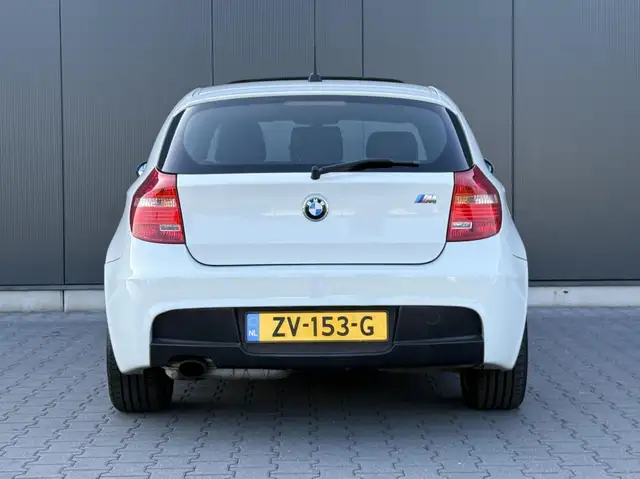 BMW 1 Series view 8