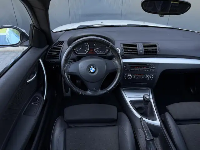BMW 1 Series view 20