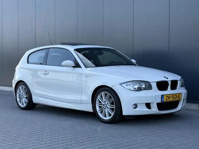 BMW 1 Series view 10