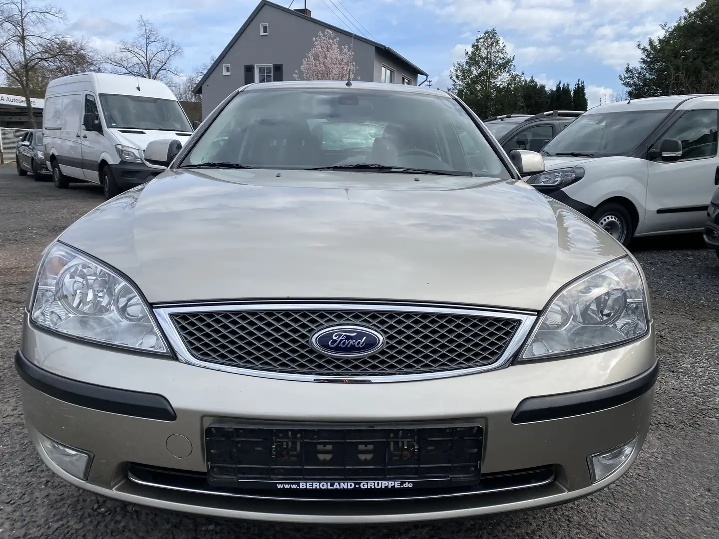 Ford Mondeo Ghia Automatik 1-Hd Grau - 2