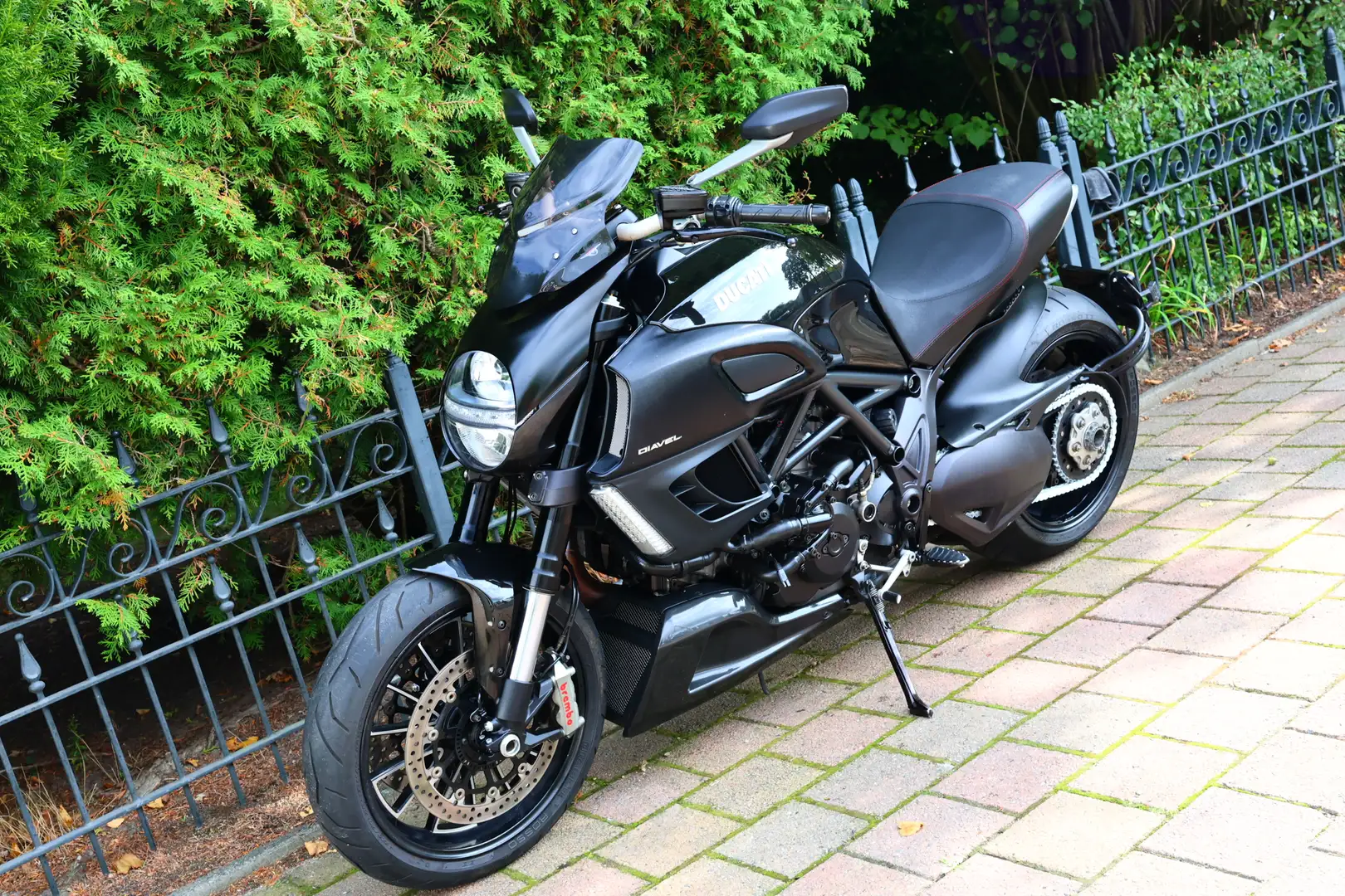 Ducati Diavel 1200 ABS Black Arrow Negru - 2