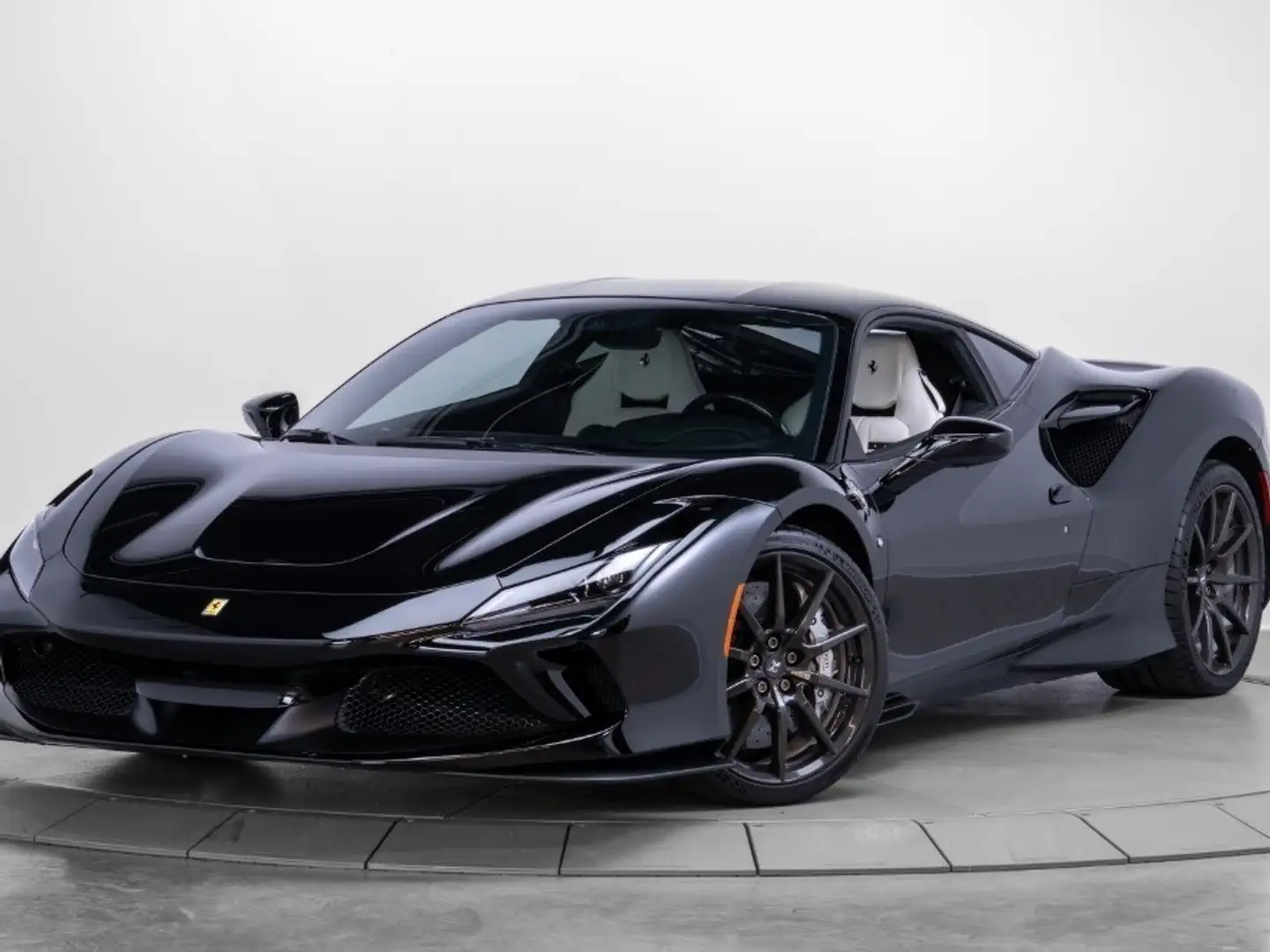 Ferrari F8 Tributo Coupe 3.9 - 1