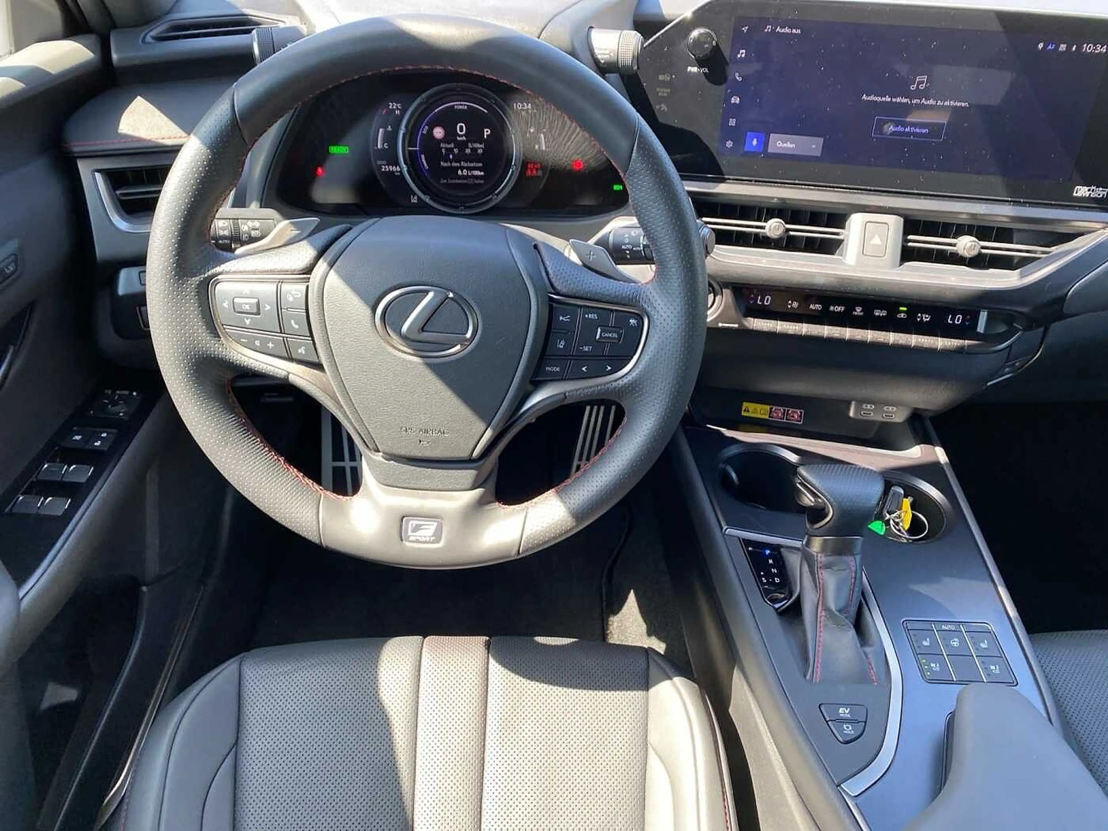 Lexus UX 250h F-Sport MARK LEVINSON 360° HuD — photo 9