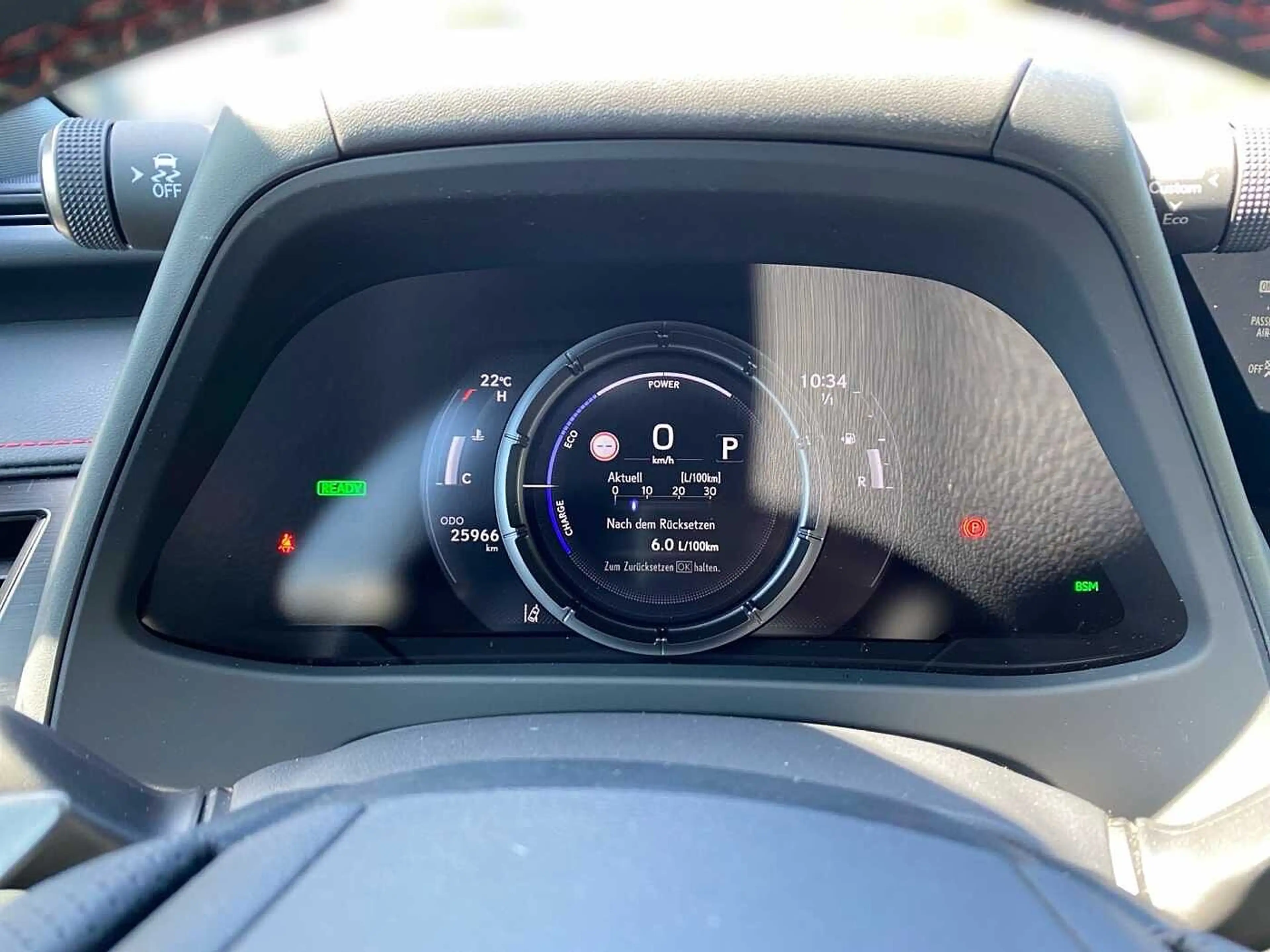 Lexus UX 250h F-Sport MARK LEVINSON 360° HuD — photo 11