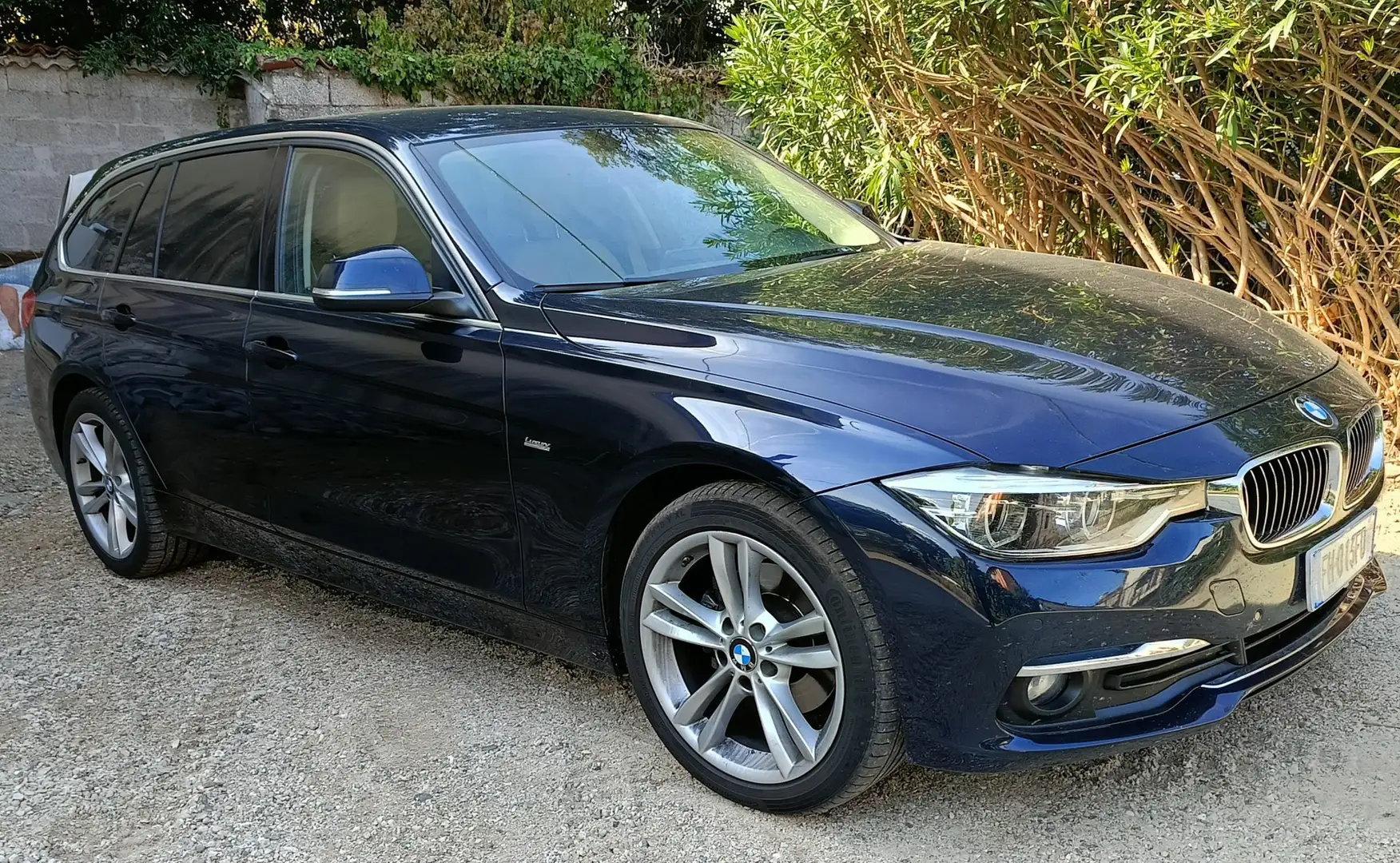 BMW 320 320d Touring xdrive Luxury auto Nero - 1