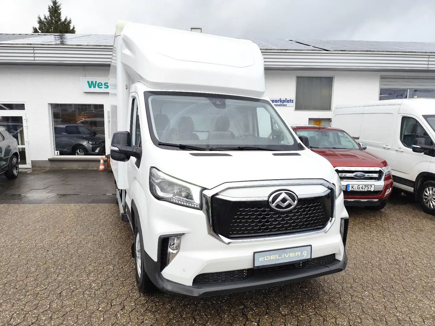 Maxus eDeliver 9 KOFFER mit Ladebordwand ! L4 Weiß - 1