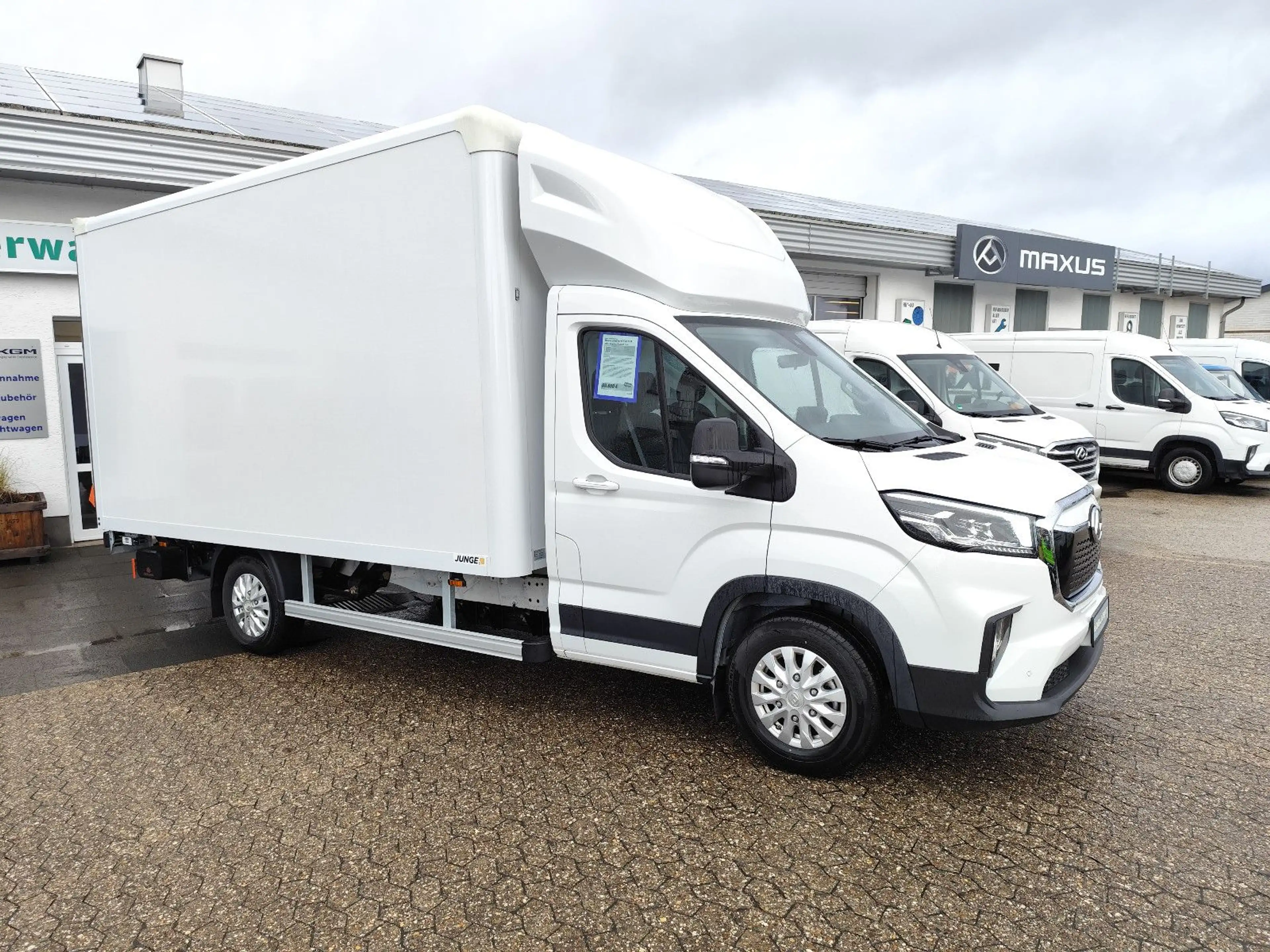 Maxus eDeliver 9 KOFFER mit Ladebordwand ! L4 — photo 7