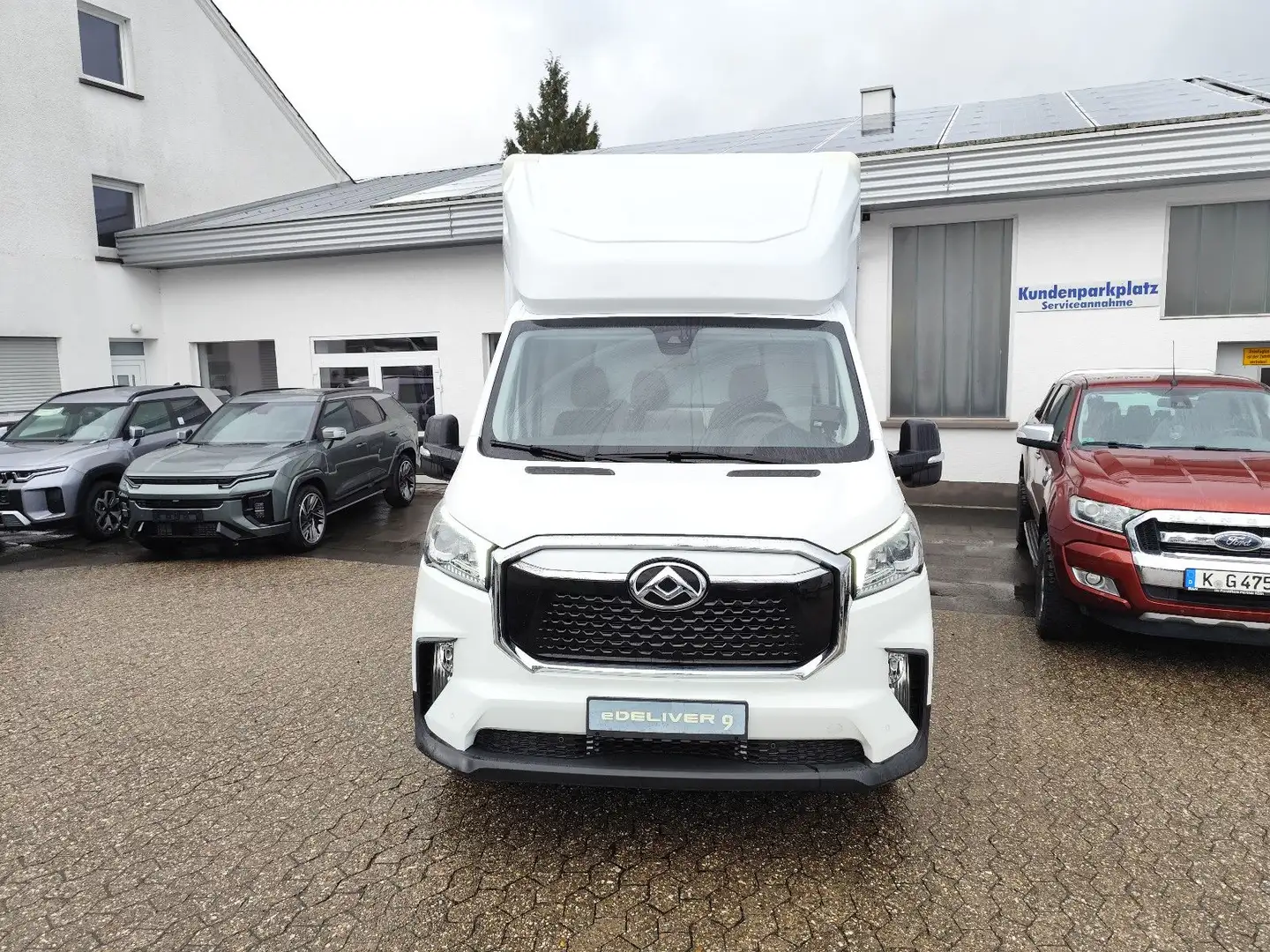 Maxus eDeliver 9 KOFFER mit Ladebordwand ! L4 Weiß - 2
