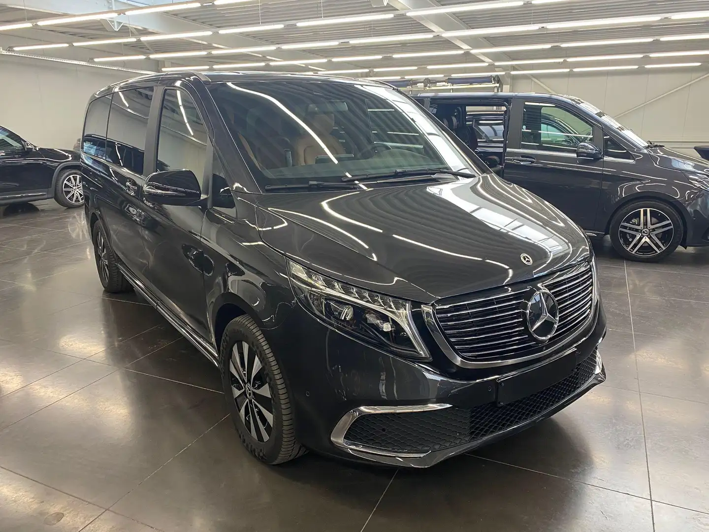 Mercedes-Benz EQV 300 Vans L2 Grau - 2