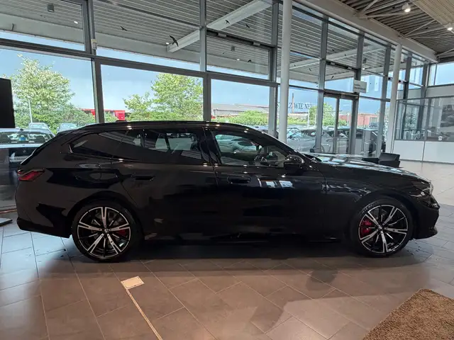 BMW 5 Series view 7