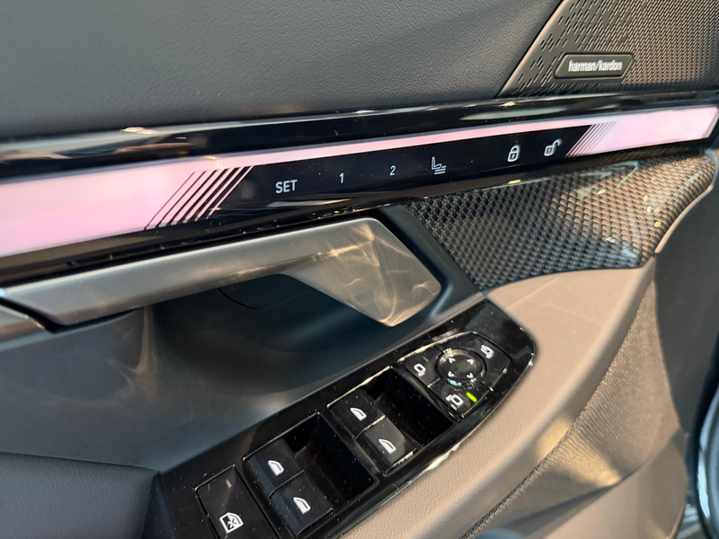 BMW 550 e xDrive Touring Navi Tempom.aktiv Panoramadach Bl — photo 11