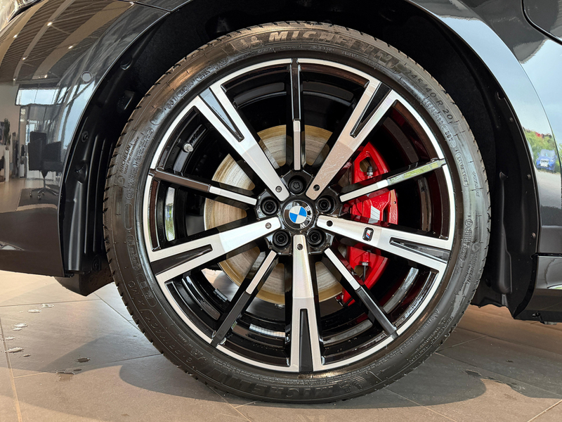 BMW 550 e xDrive Touring Navi Tempom.aktiv Panoramadach Bl — photo 2