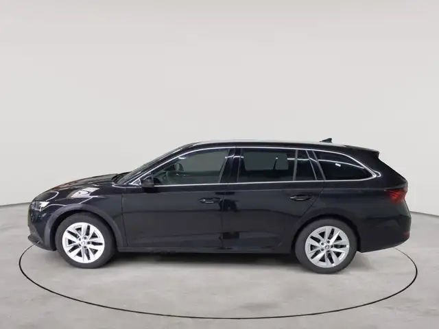 Skoda Octavia view 6