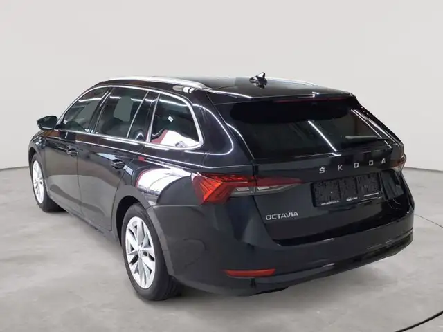 Skoda Octavia view 5
