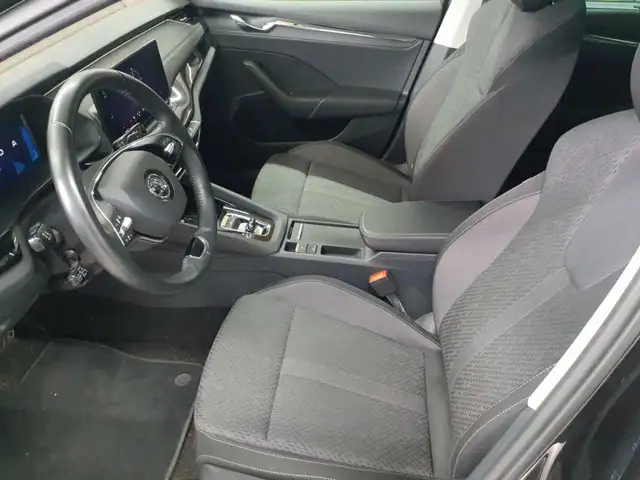 Skoda Octavia view 7
