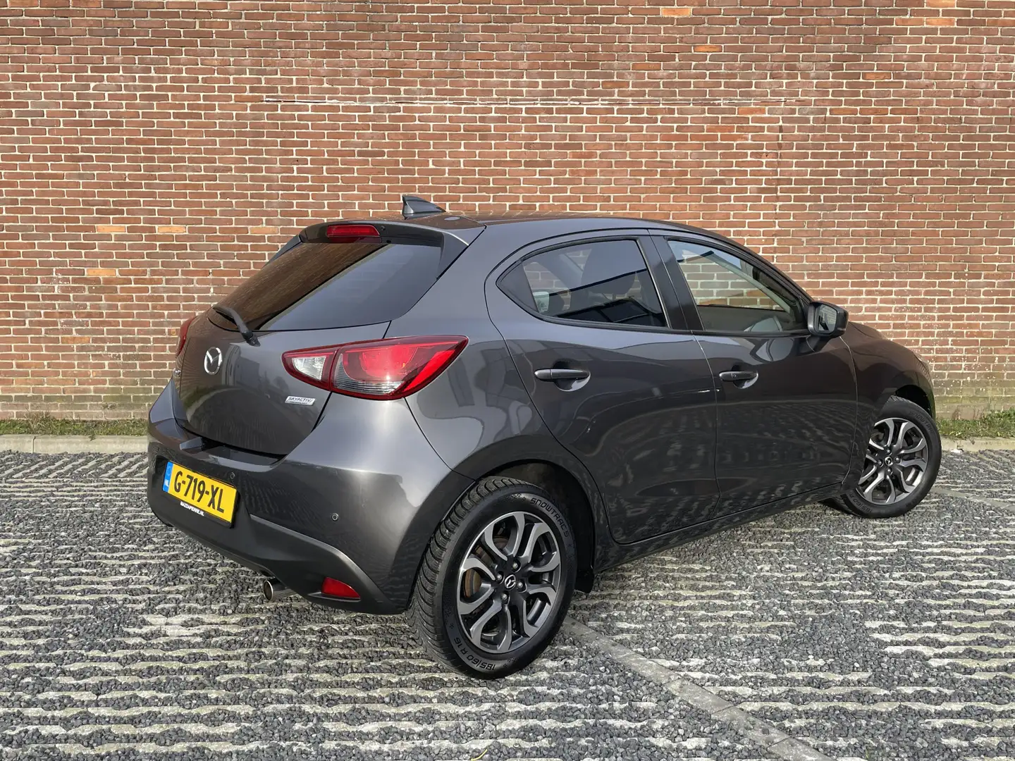 Mazda 2 1.5 Skyactiv-G 90 GT-M | AUTOMAAT | NAVIGATIE | CL Gris - 2
