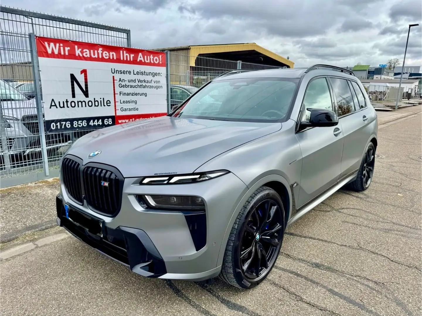 BMW X7 M60 Grau - 1