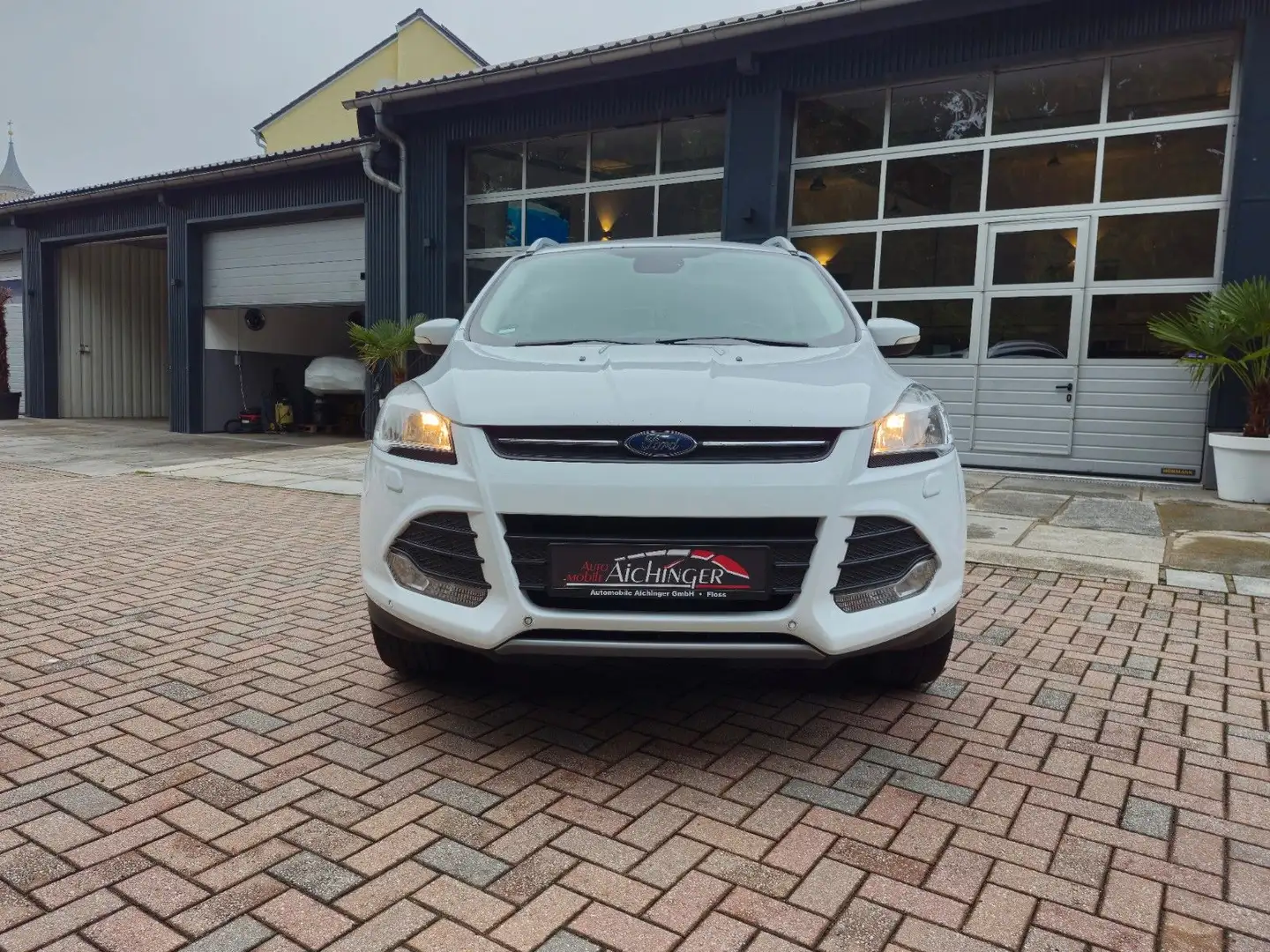 Ford Kuga Sync Edition  2.Hand 8-Fach Euro 6 Weiß - 2