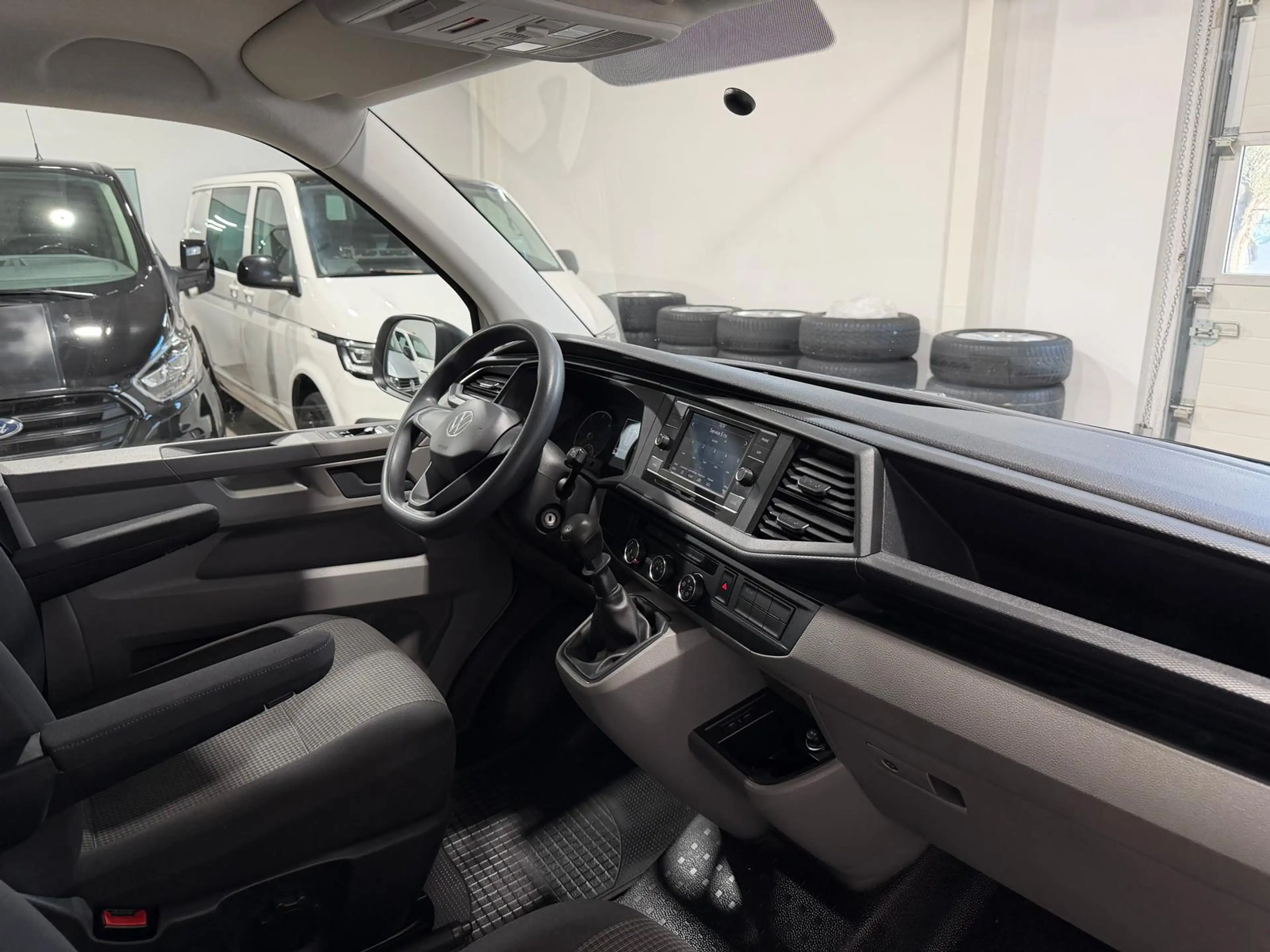 Volkswagen T6.1 Transporter -Doka(5-Si.),4Motion,kurz,Standh — photo 12