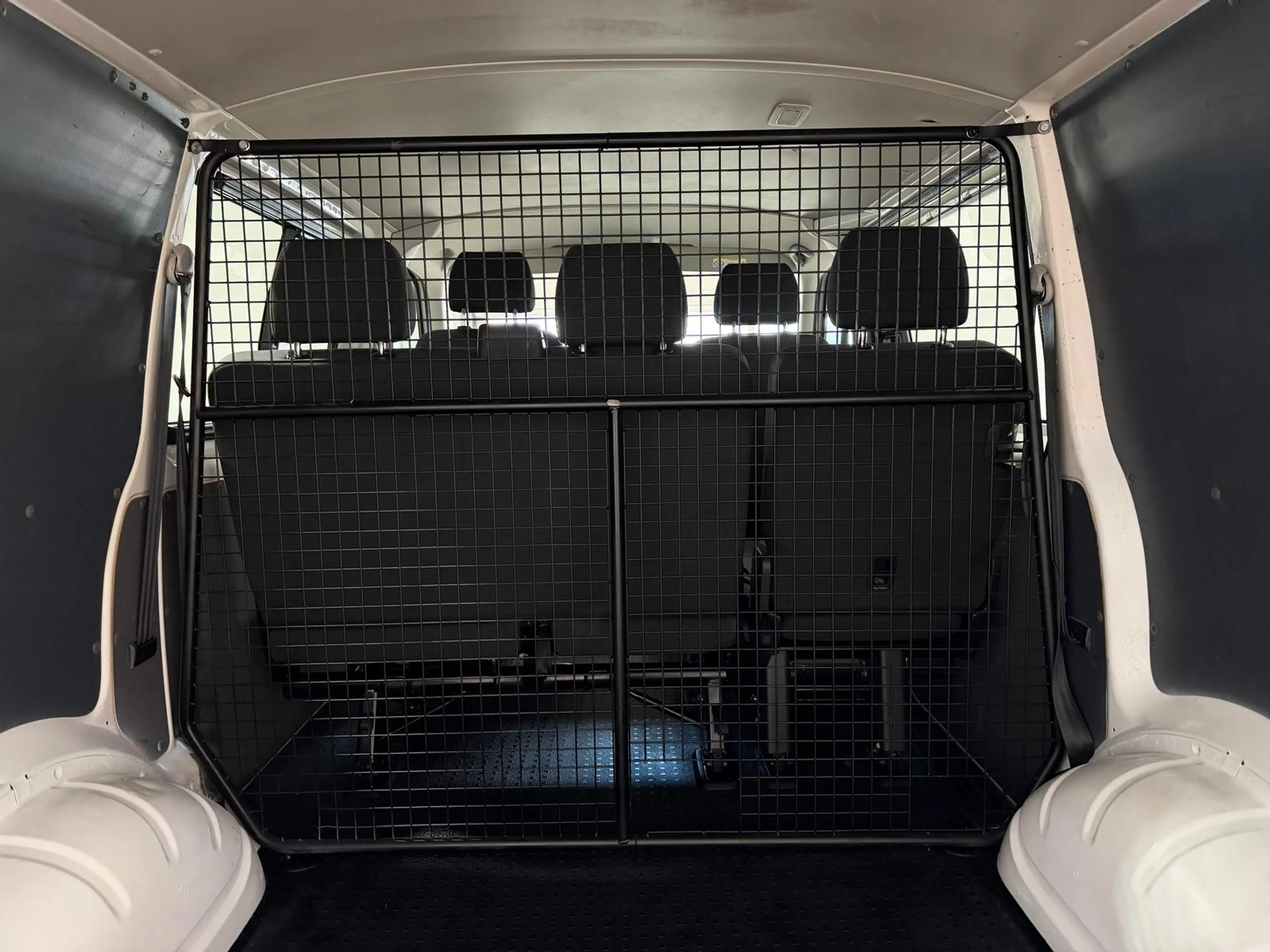 Volkswagen T6.1 Transporter -Doka(5-Si.),4Motion,kurz,Standh — photo 6