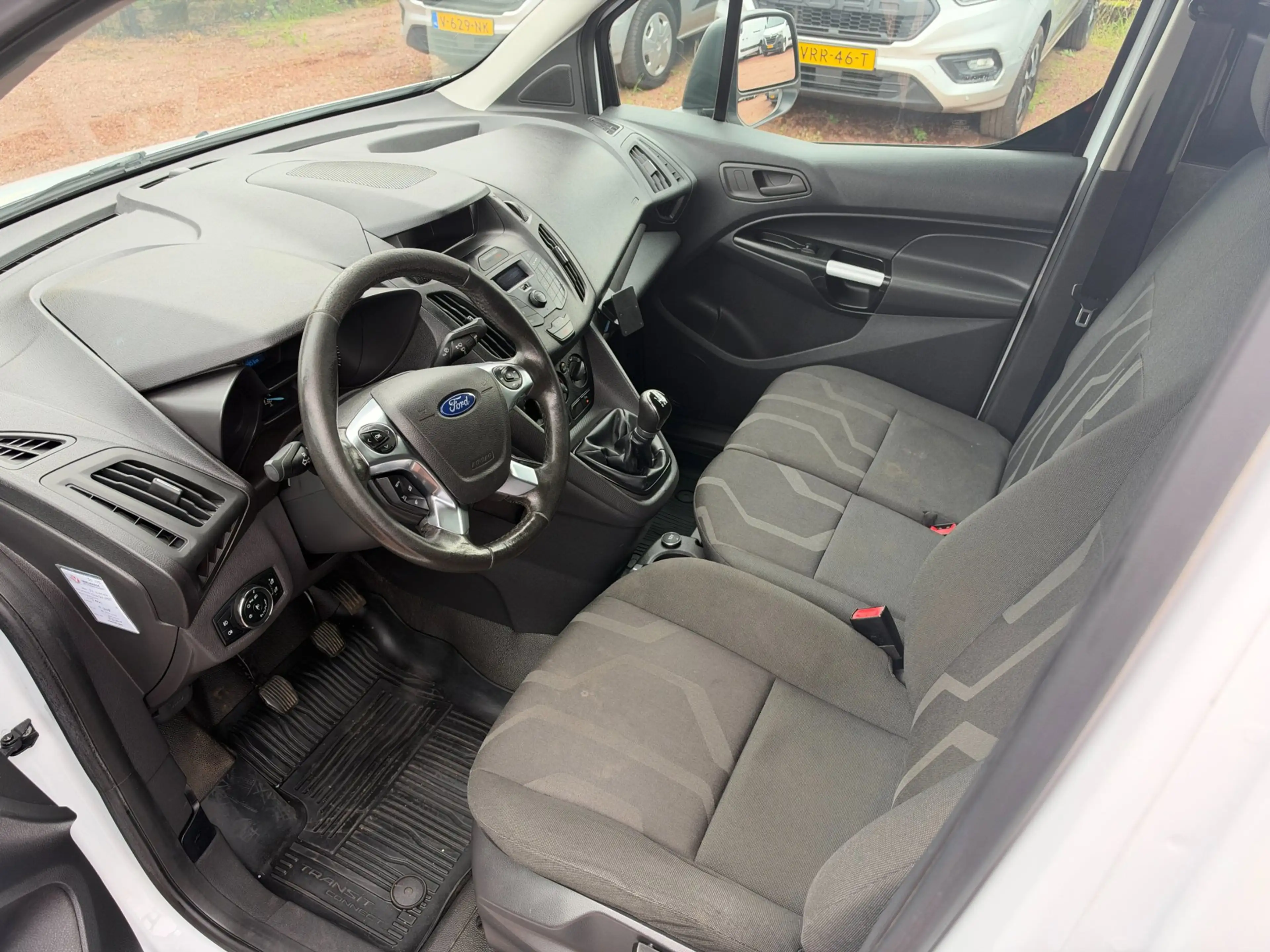 Ford Transit Connect 1.5 TDCI EURO 6 L2H1 + inrichting Airco / Cruise — photo 5