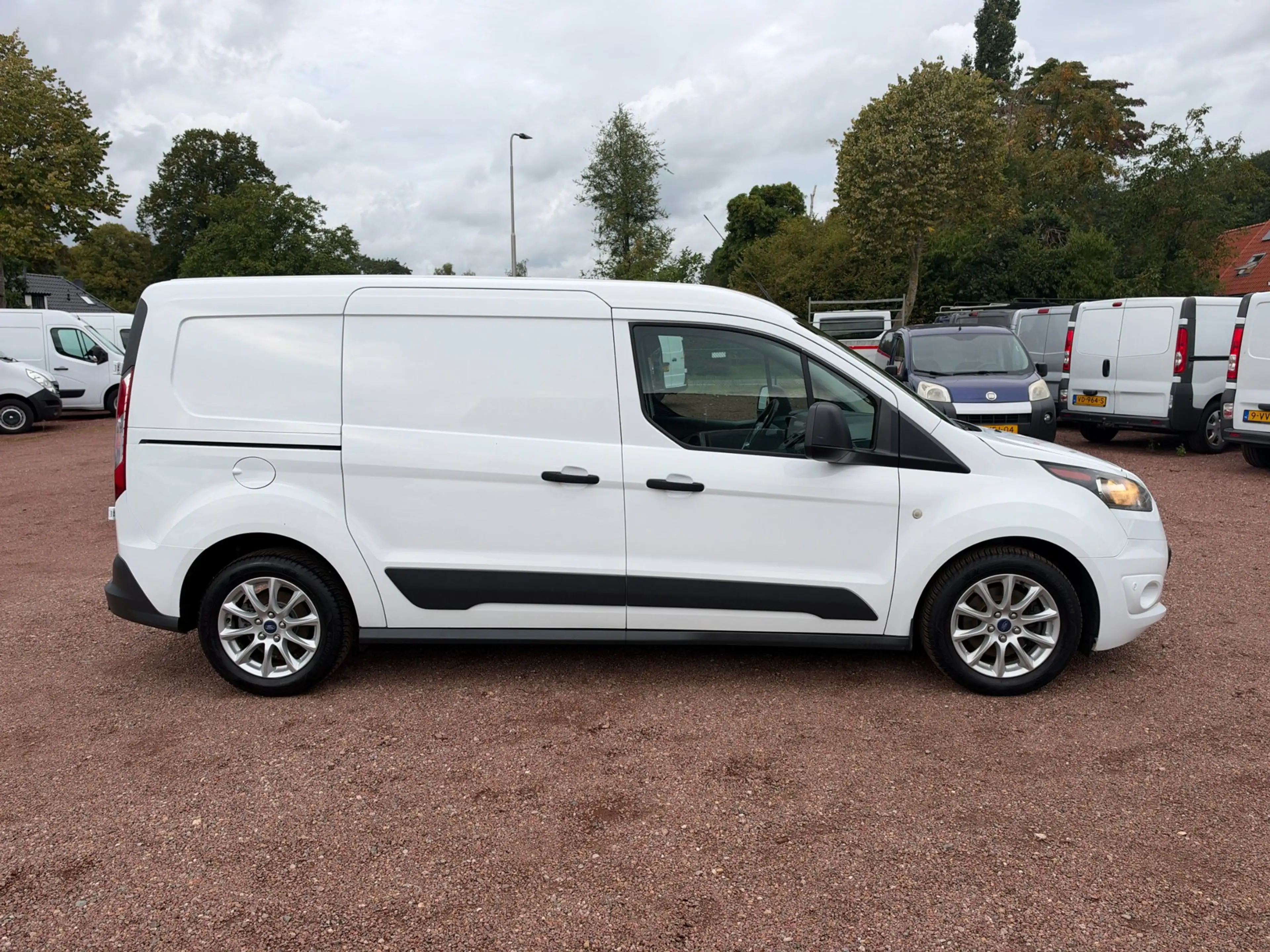 Ford Transit Connect 1.5 TDCI EURO 6 L2H1 + inrichting Airco / Cruise — photo 12