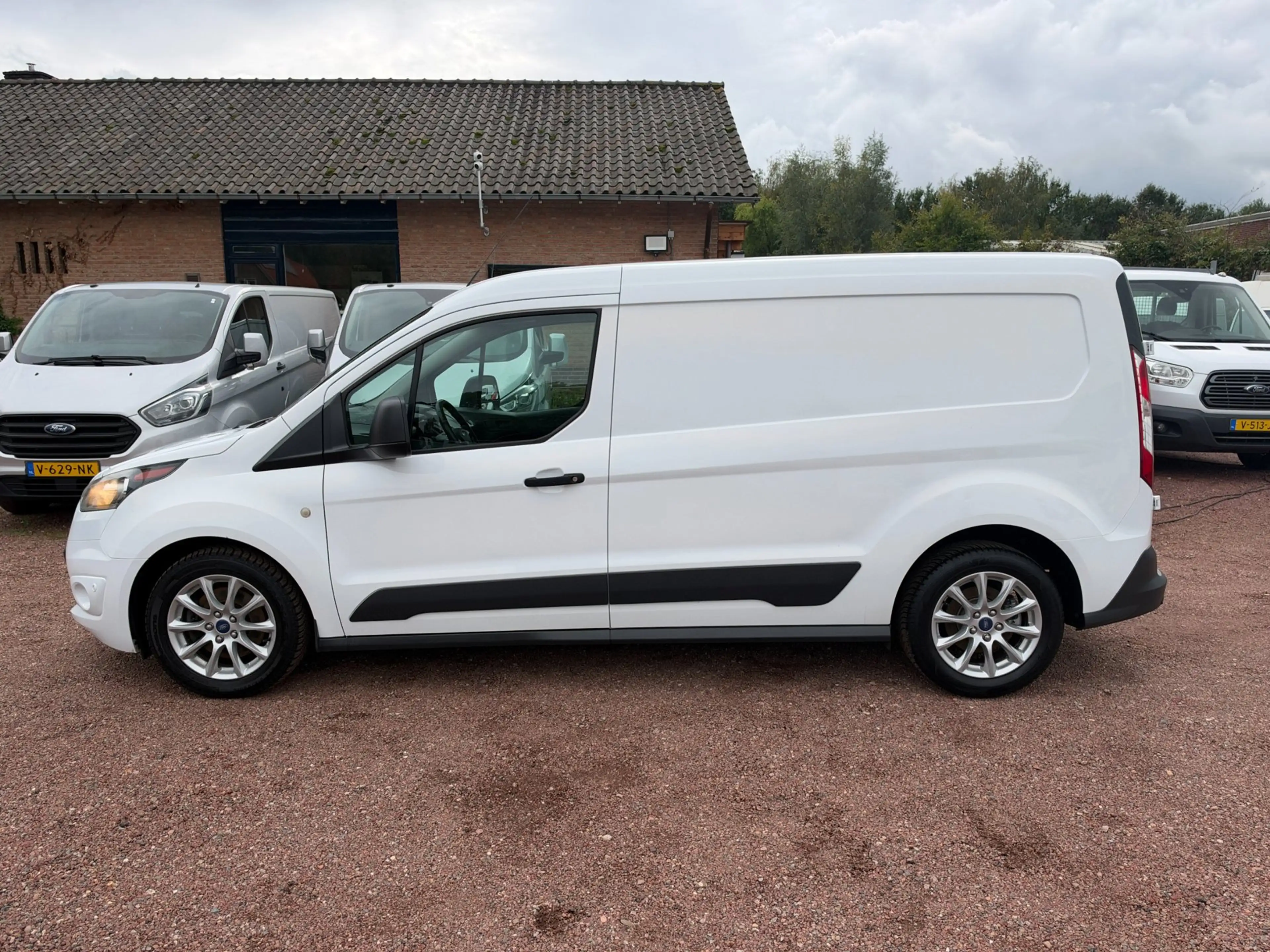 Ford Transit Connect 1.5 TDCI EURO 6 L2H1 + inrichting Airco / Cruise — photo 2