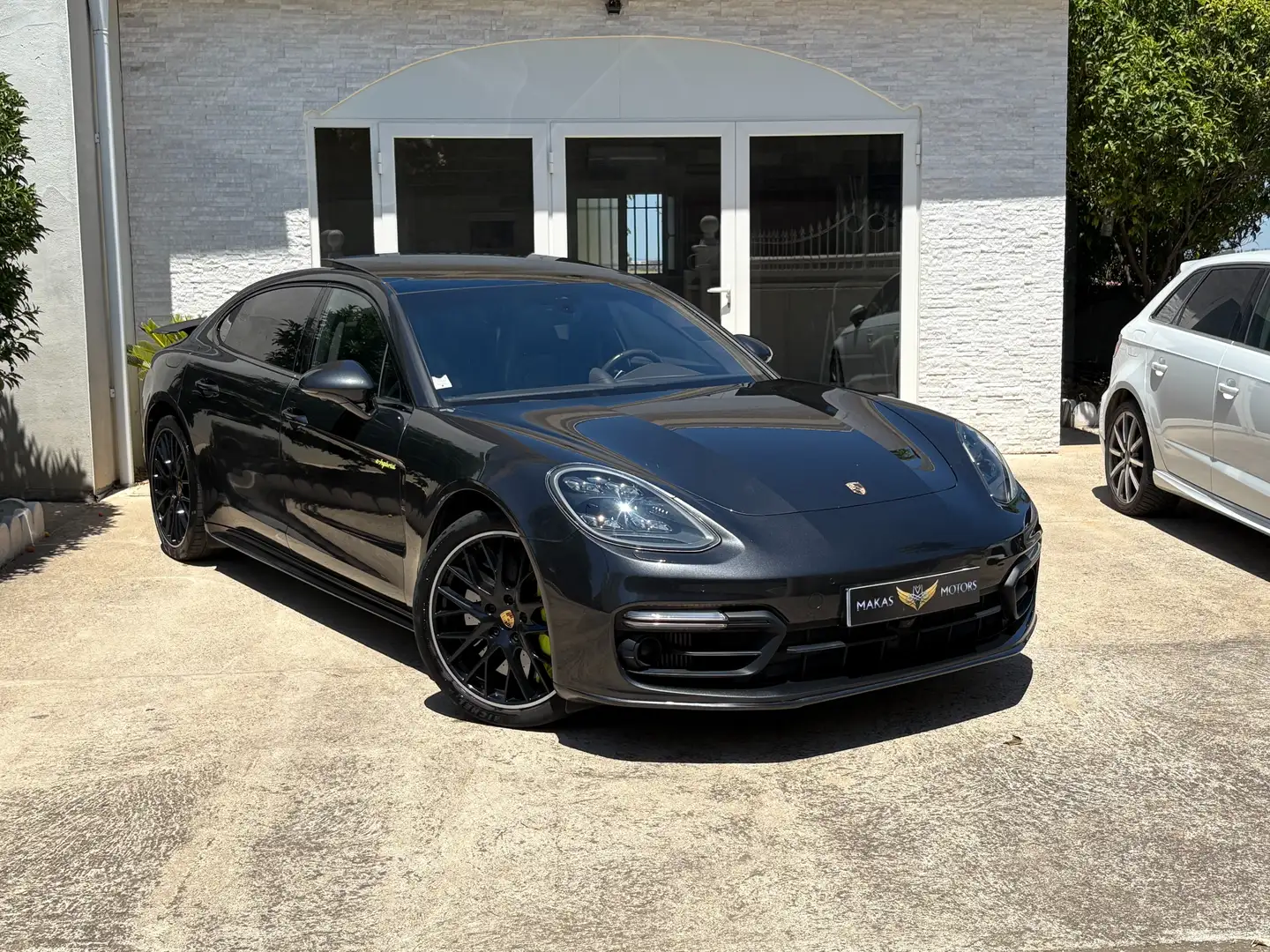 Porsche Panamera Panamera Turbo S V8 4.0 680 Hybrid Executive PDK Zwart - 1