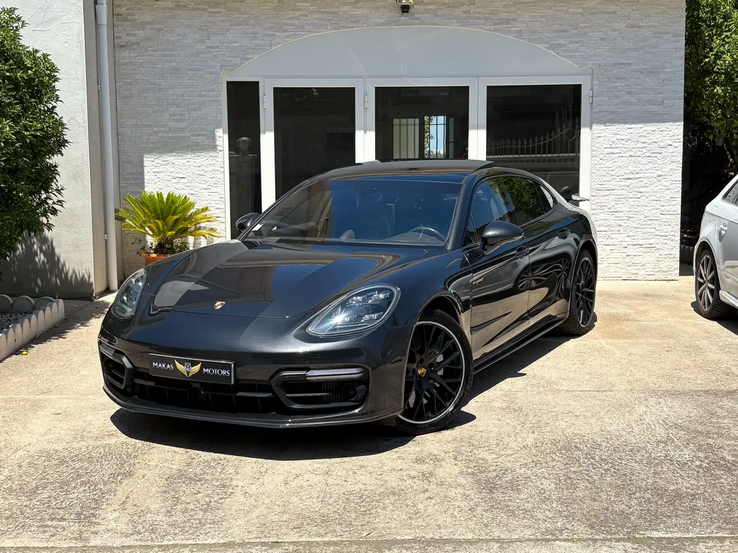 Porsche Panamera Panamera Turbo S V8 4.0 680 Hybrid Executive PDK Zwart - 2