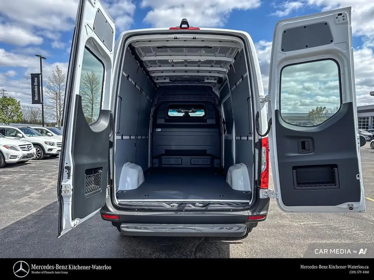 Mercedes-Benz Sprinter снимка Mercedes-Benz Sprinter