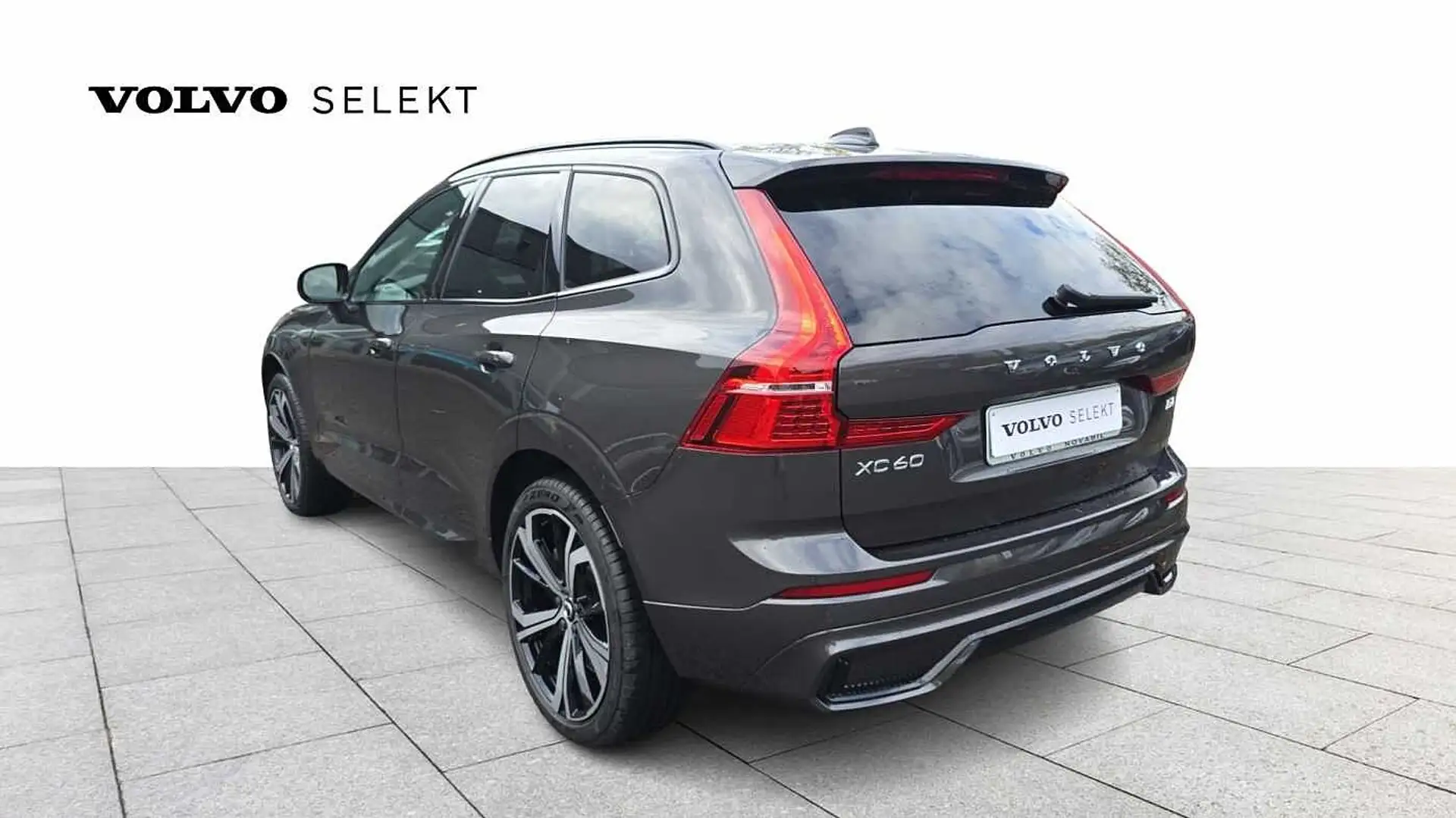 Volvo XC60 Plus, B4 mild hybrid, Benzine, Dark Grijs - 2