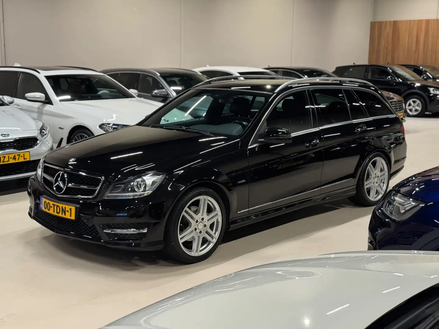 Mercedes-Benz C 200 AUT AMG Line, NAP, Command Navi, Led, 18" AMG Velg Noir - 1