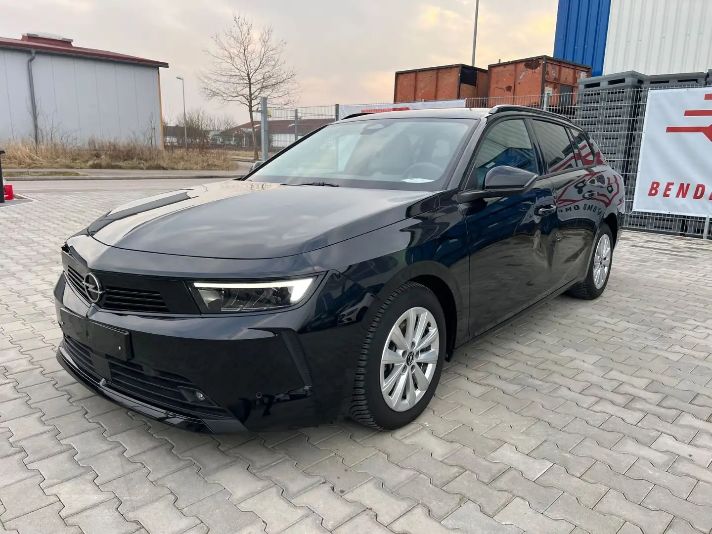 Opel Astra L Sports Tourer Business Elegance Negro - 2