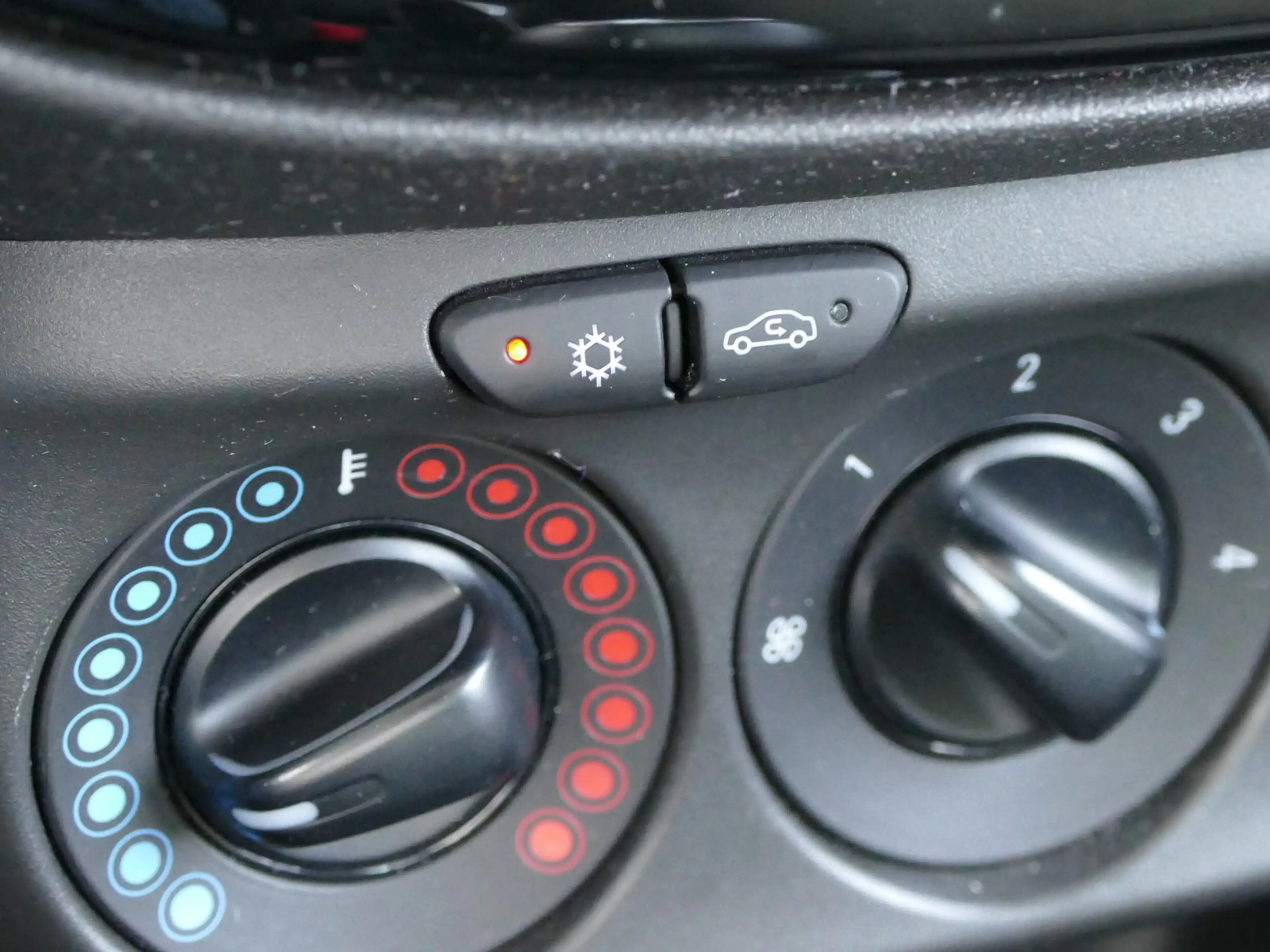 Opel Adam 1.4 | stoelverwarming | verwarmd stuur | cruise co — photo 22