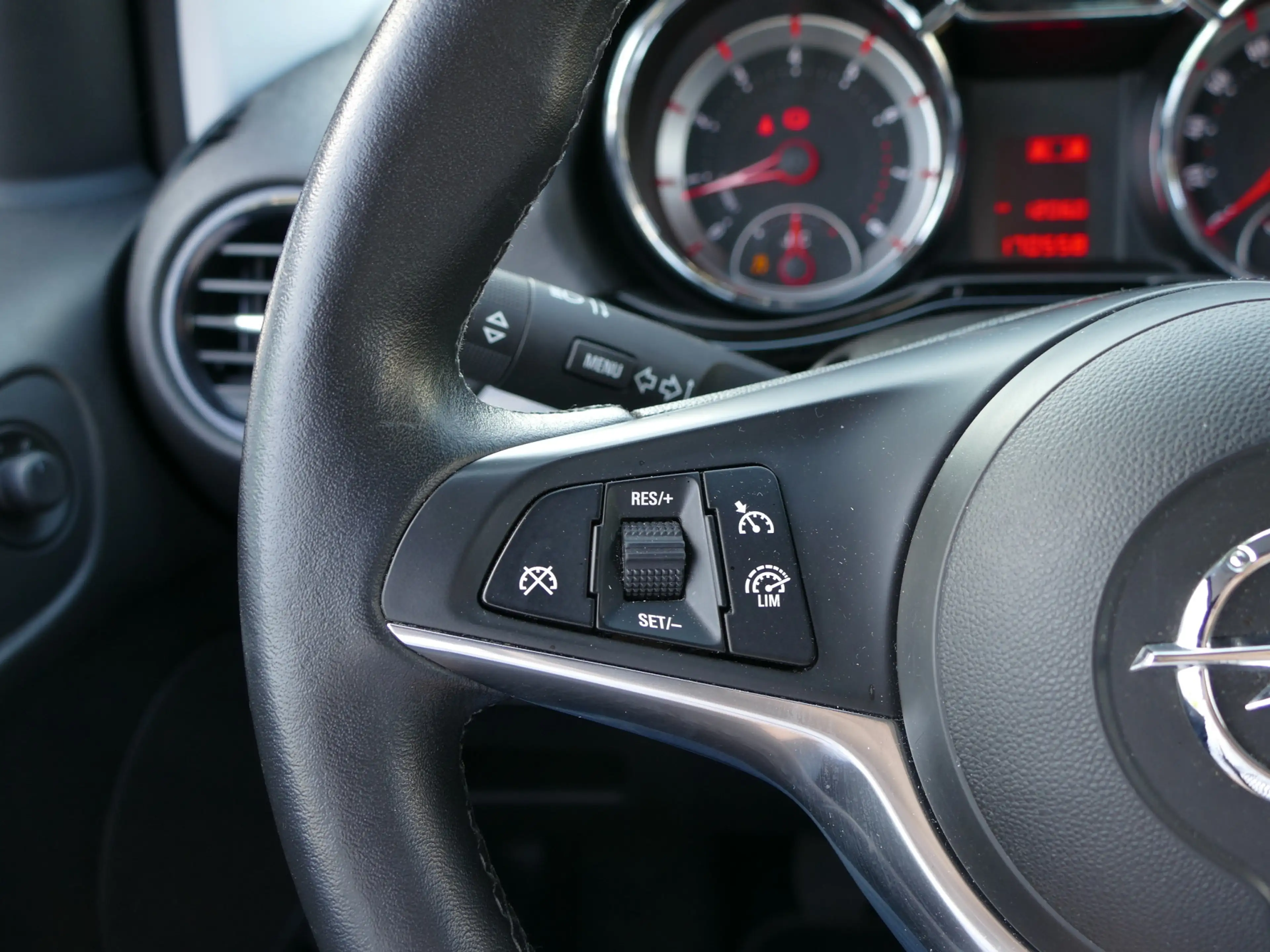 Opel Adam 1.4 | stoelverwarming | verwarmd stuur | cruise co — photo 14