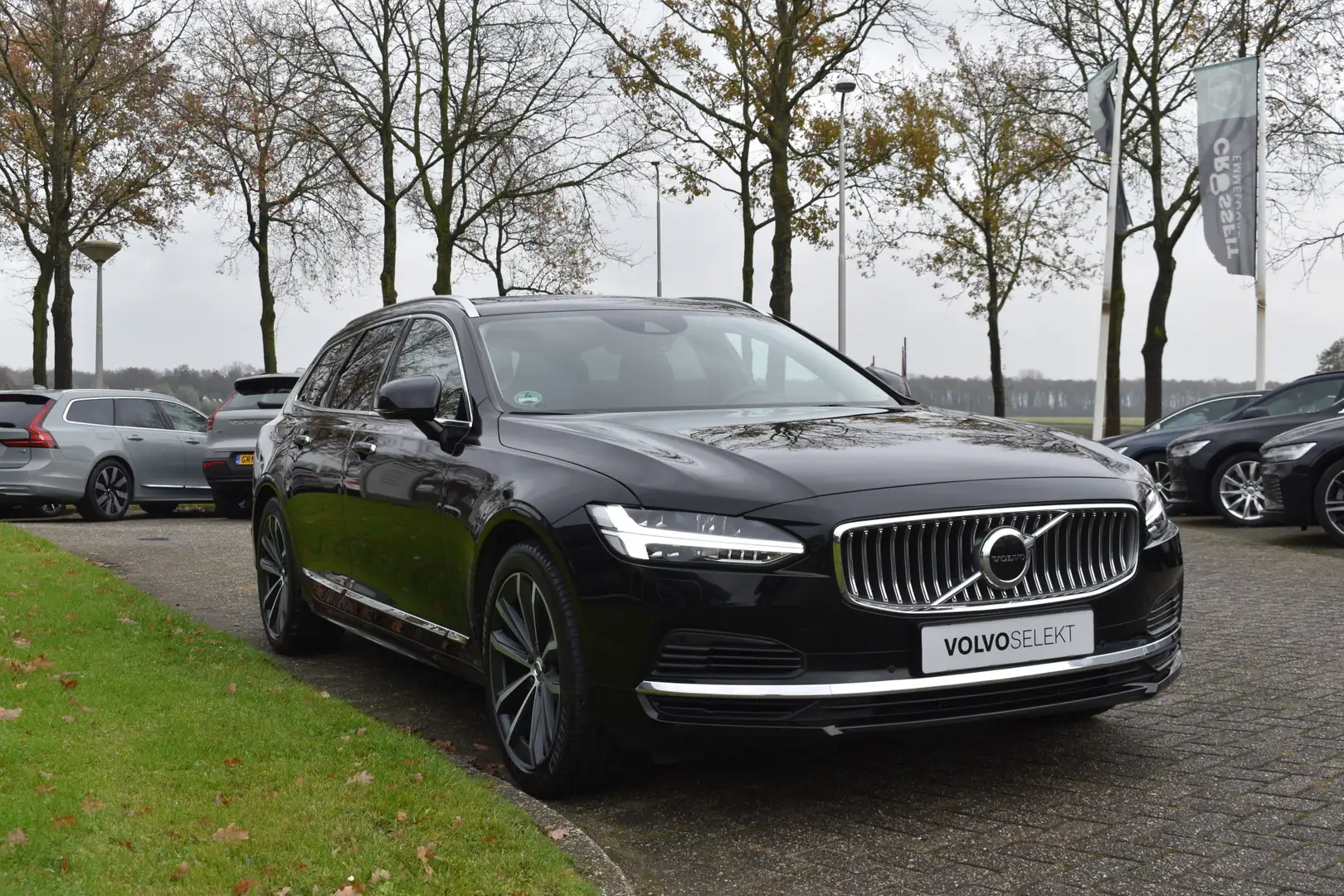 Volvo V90 T8 AWD 390PK Plug-in Hybrid Inscription | H&K | AC Negro - 2