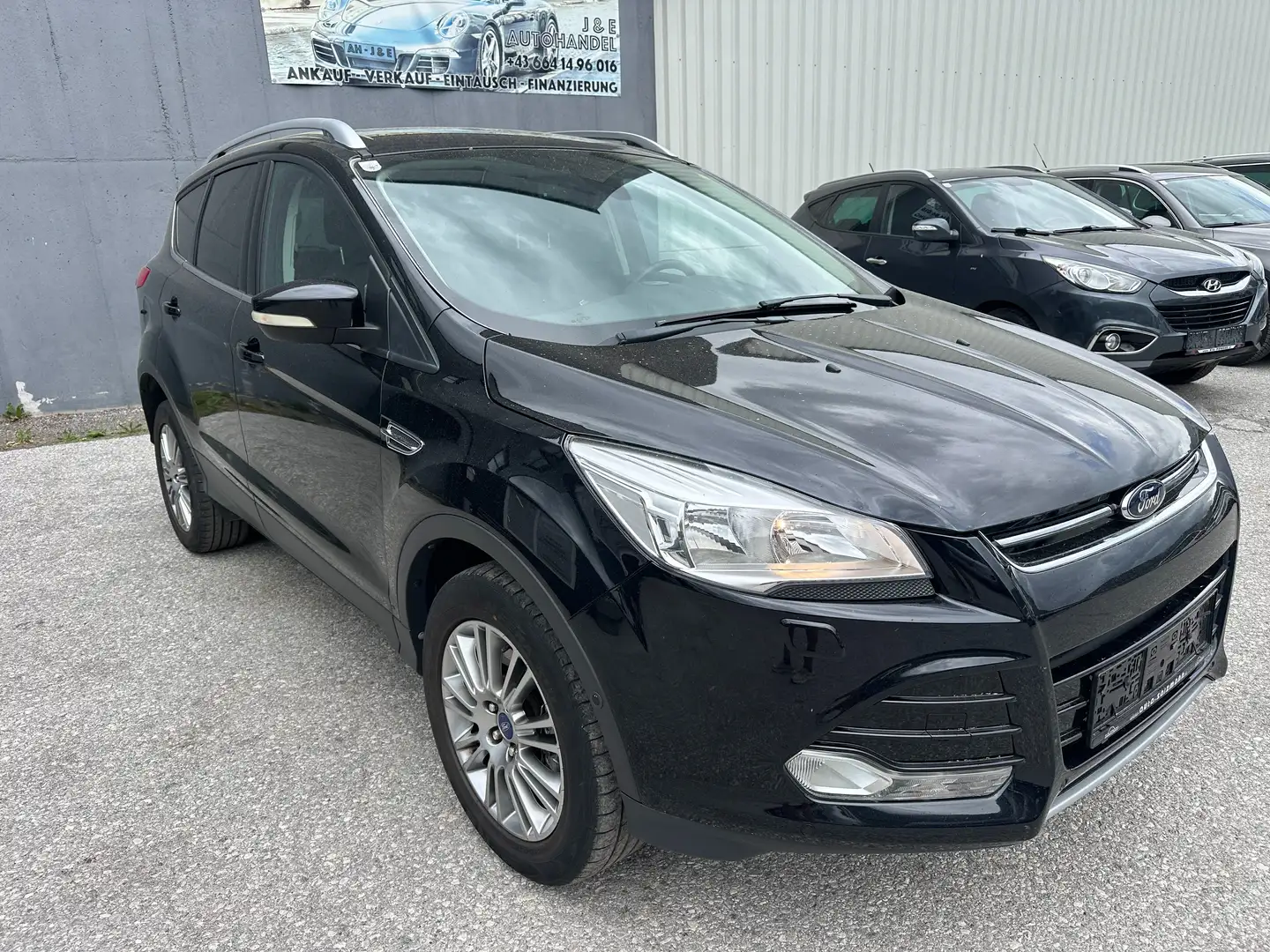 Ford Kuga 2,0 TDCi Titanium Pickerl2/2027 Schwarz - 1