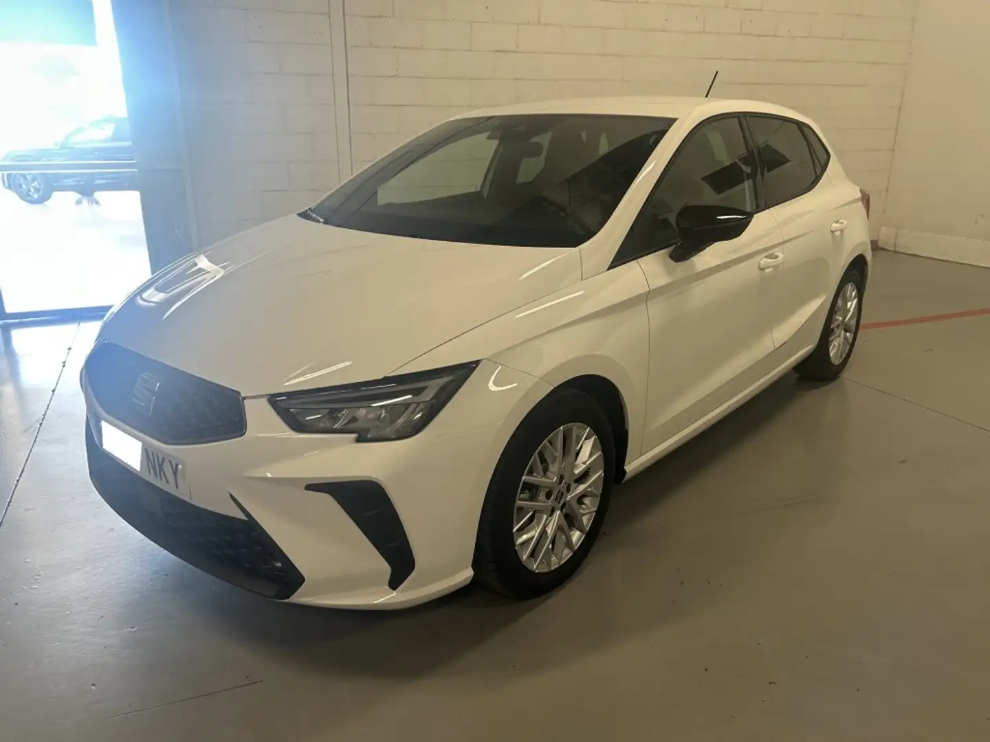 SEAT Ibiza 1.0 TSI S&S FR 85kW Blanco - 1