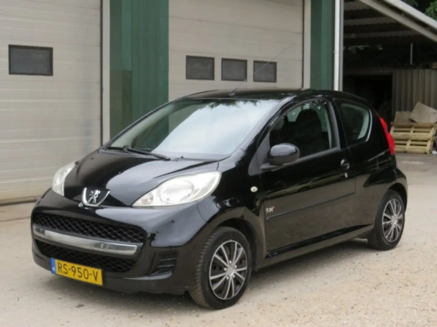 Peugeot 107 1.0-12V XR Zwart - 2
