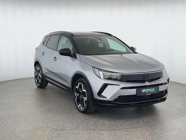 Opel Grandland view 3