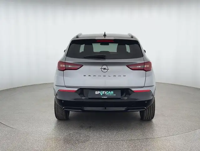 Opel Grandland view 4