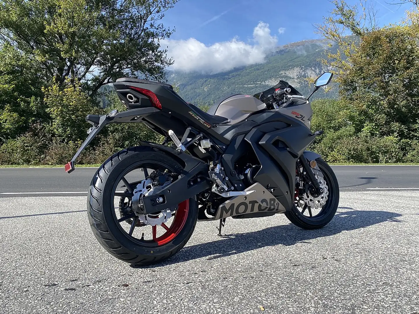 Motobi DL125 Strada Gris - 2