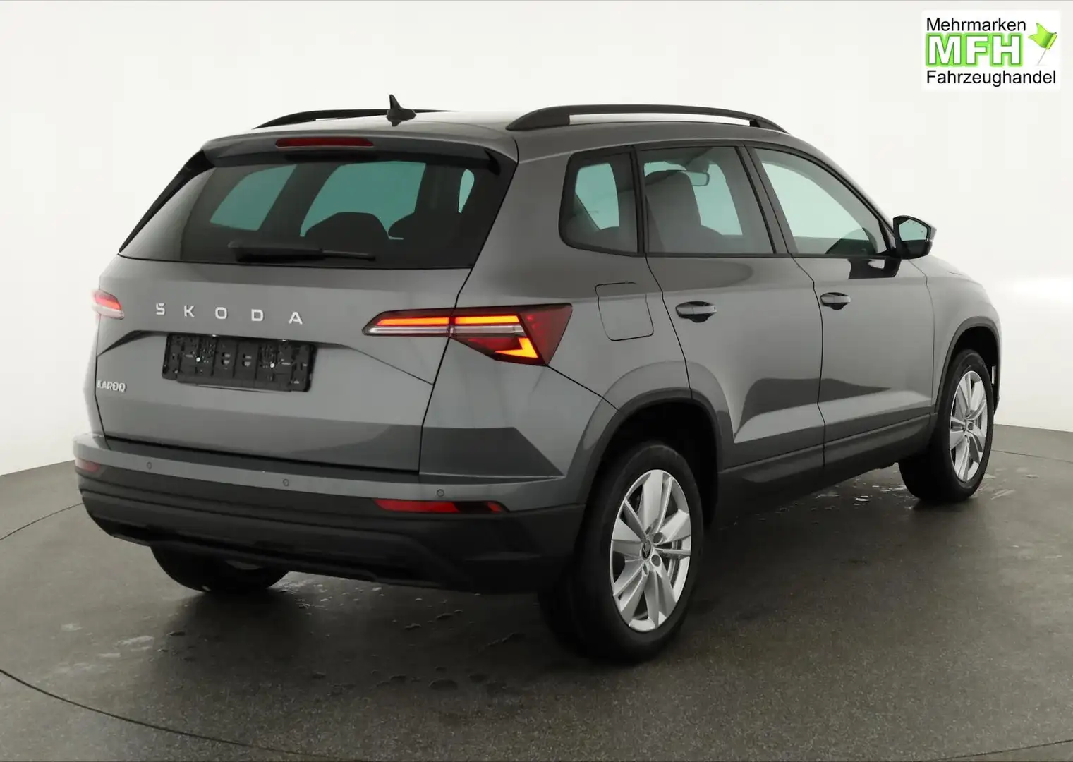 Skoda Karoq 1.5 TSI DSG 130 Jahre, AHK, el. Klappe, Kamera,... Grau - 2