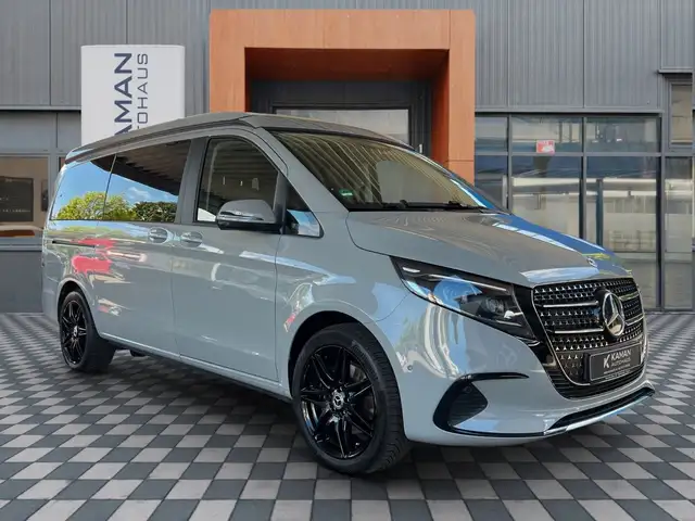 Mercedes-Benz V 300 view 3